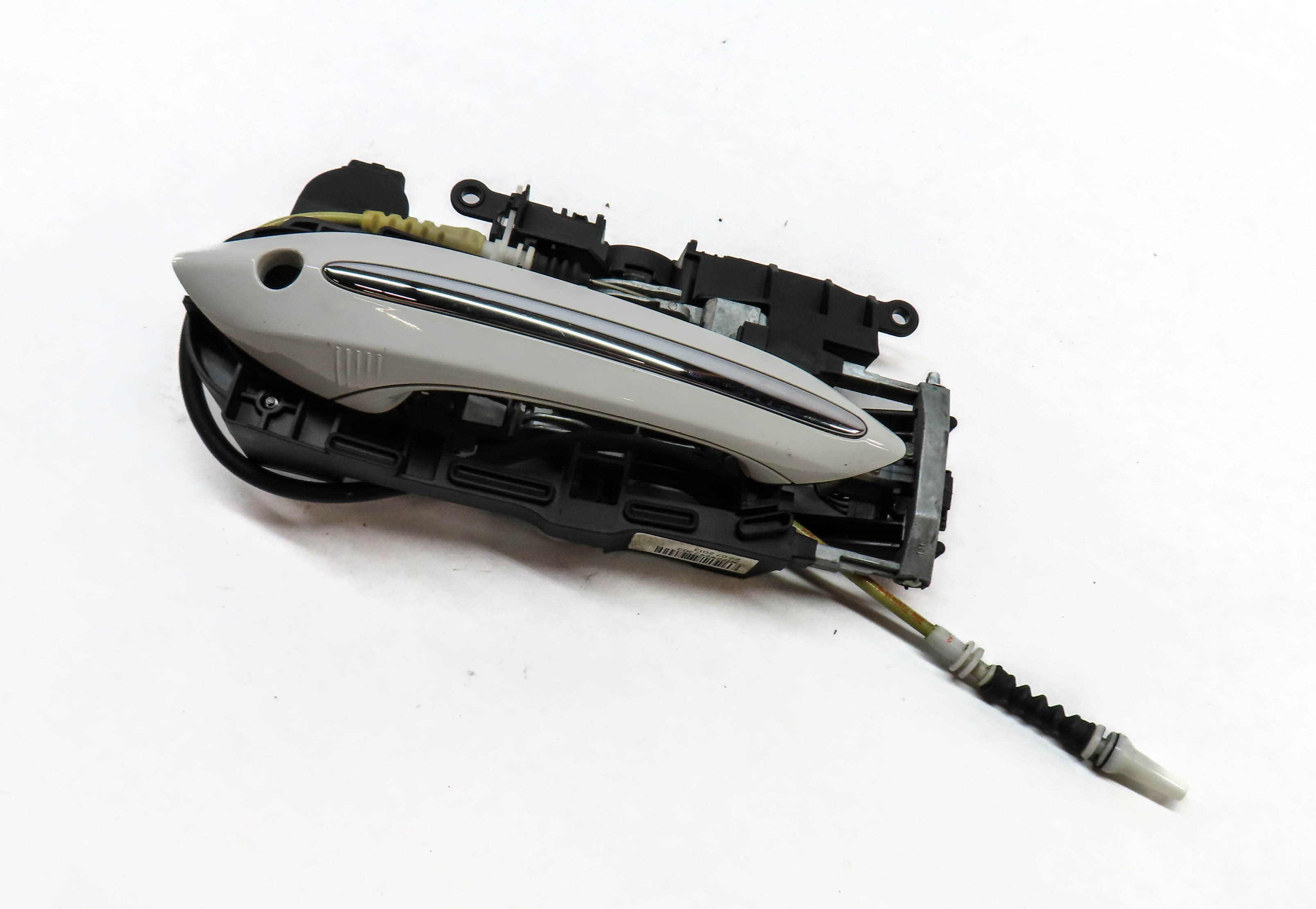 13-19 BMW 6 SERIES F06 GRAN COUPE FRONT LEFT DRIVER DOOR HANDLE w/ COMFORT WHITE — exact item pictured